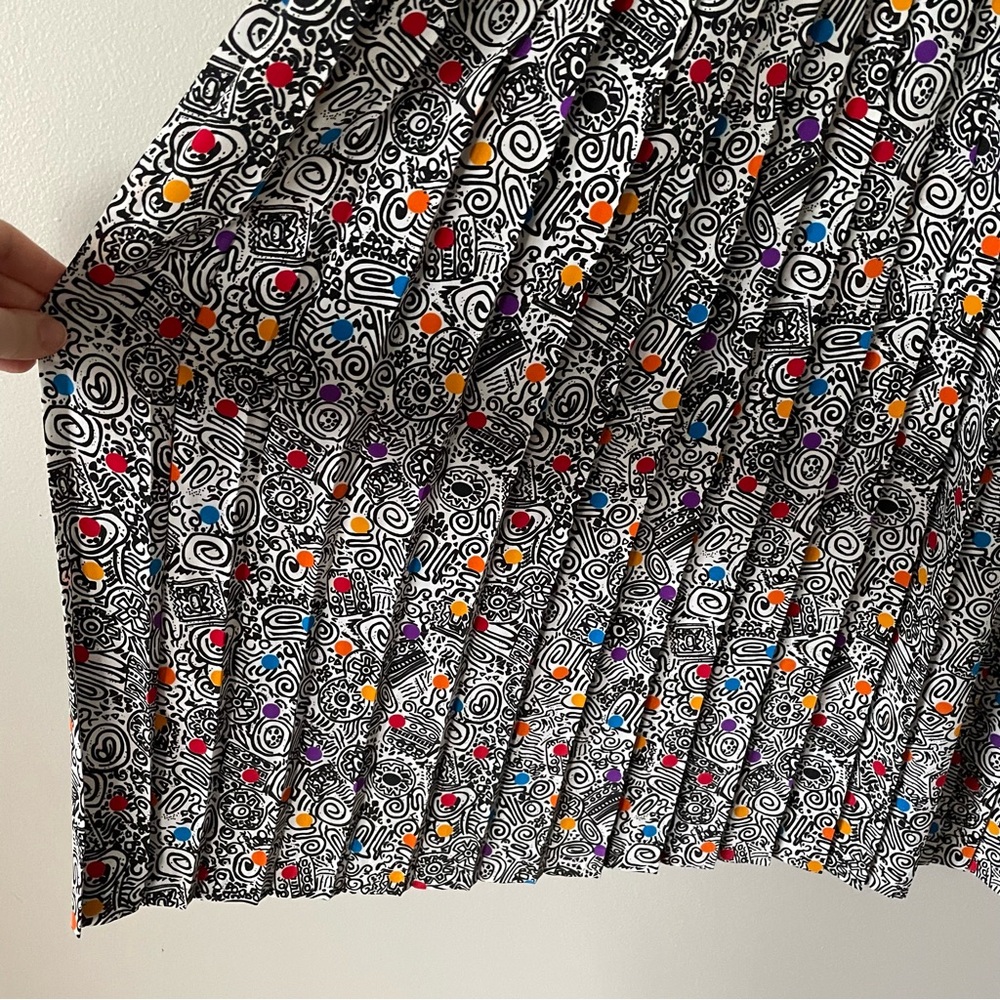 3/$20 Vintage 90s funky printed black and white midi dress with pleated skirt - Picture 9 of 9
